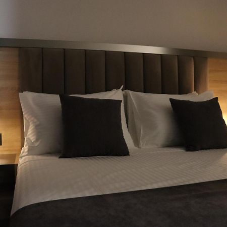 Orion Aparthotel Jerevan Buitenkant foto