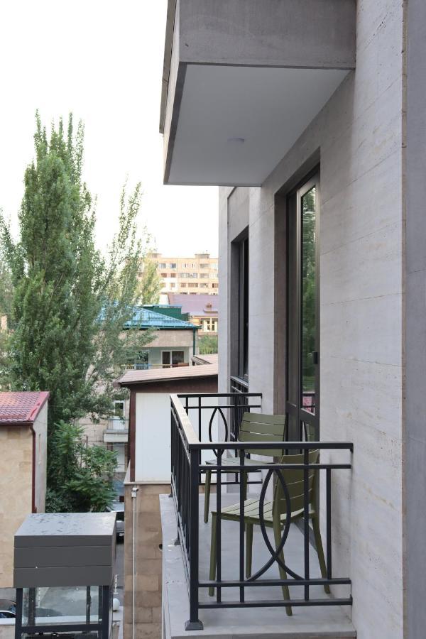 Orion Aparthotel Jerevan Buitenkant foto