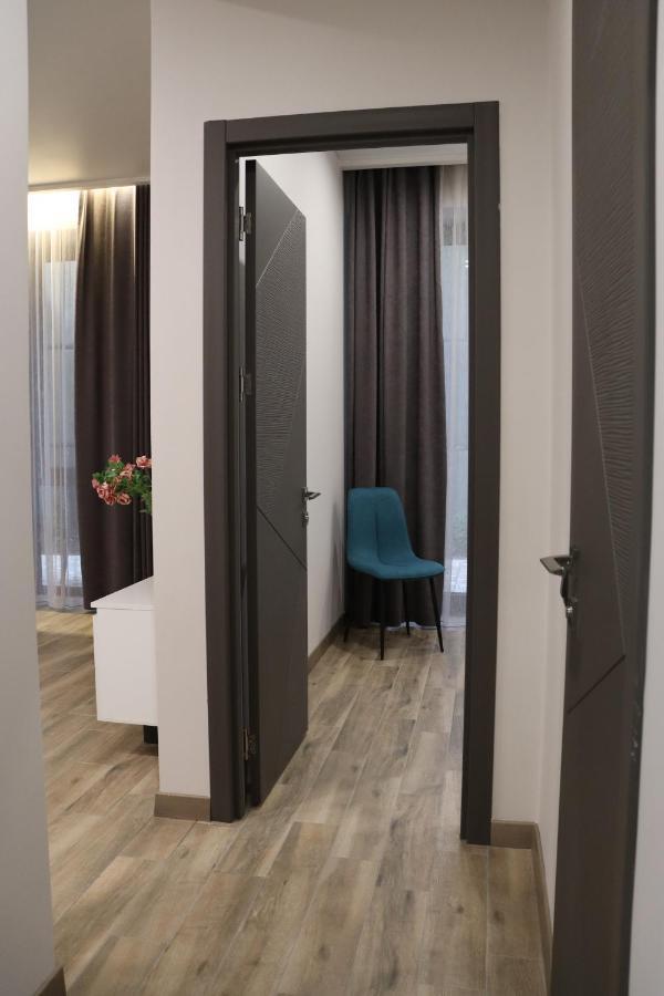 Orion Aparthotel Jerevan Buitenkant foto