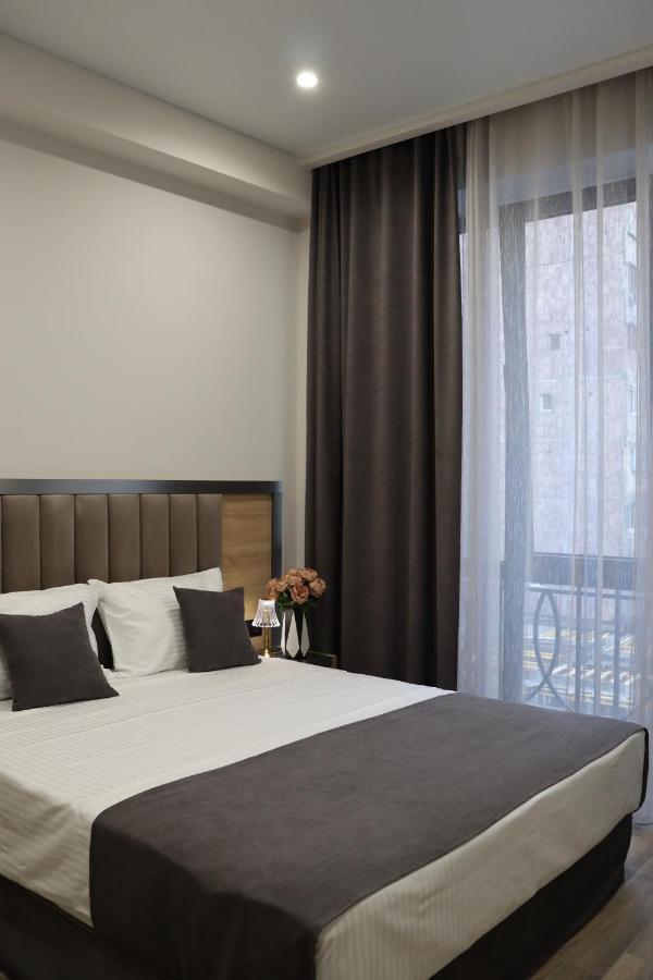 Orion Aparthotel Jerevan Buitenkant foto