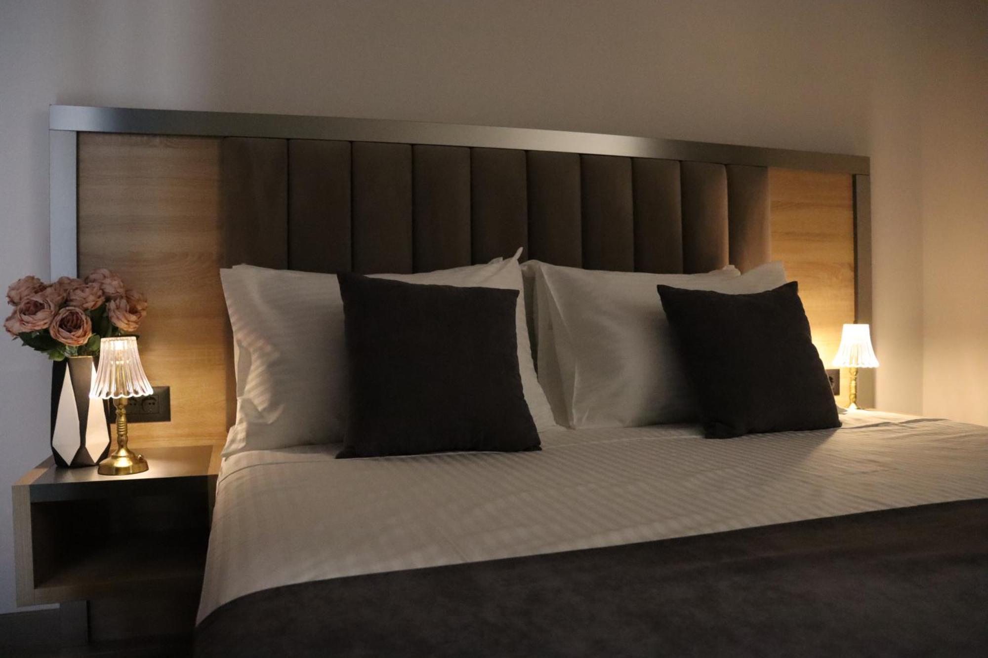 Orion Aparthotel Jerevan Buitenkant foto